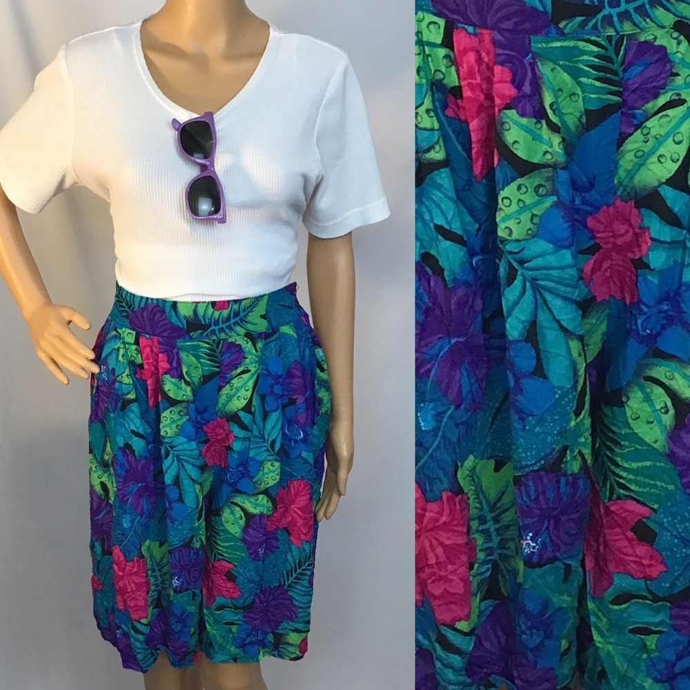 Vintage Floral Women's Shorts